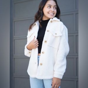 BRAND NEW & NEVER WORN Deluc Ezra White Sherpa Shacket SMALL $90 OBO
